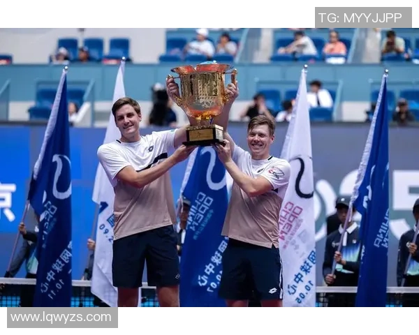 网球球星与足球球星跨界互动掀起体育融合新风潮