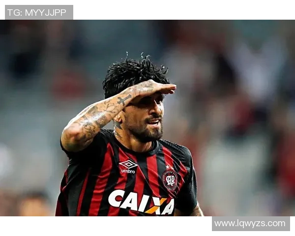 足球球星帅气风采尽显精彩瞬间 赛场外的迷人魅力与时尚演绎