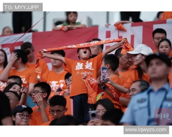 足坛巨星接连告别赛场近期退役潮引发球迷无限感慨