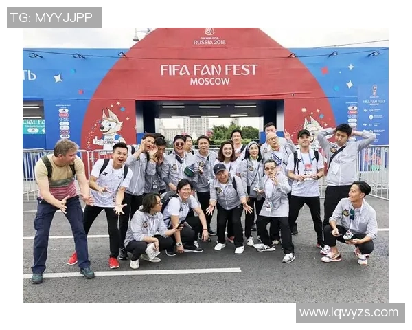 足球巨星与飞机同框瞬间 揭秘空中旅行中的明星风采